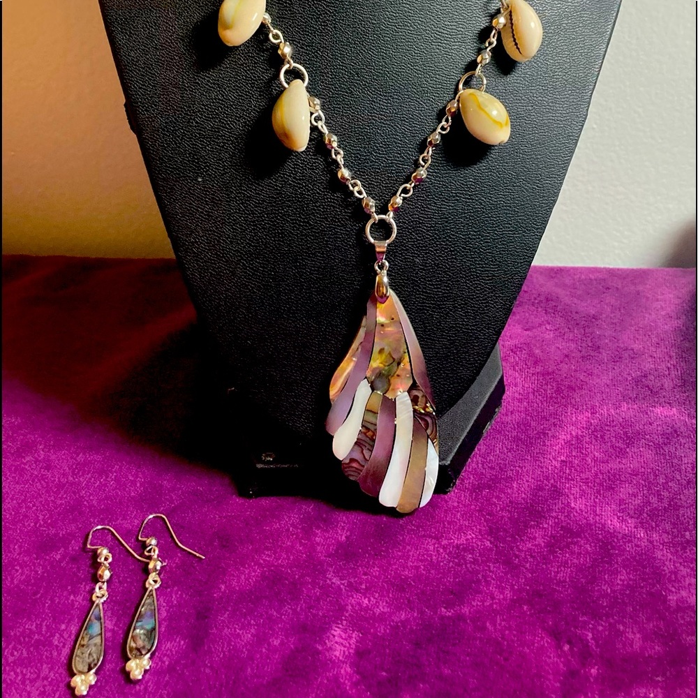 Seashell necklace with matching earrings